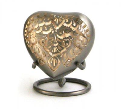 Cl.Engraved Platinum- Heart Keepsake